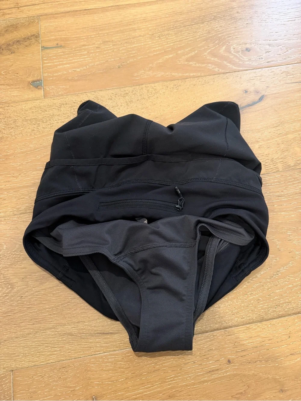 Lululemon Speed Up Short Low Rise - size 4 - Picture 6 of 7